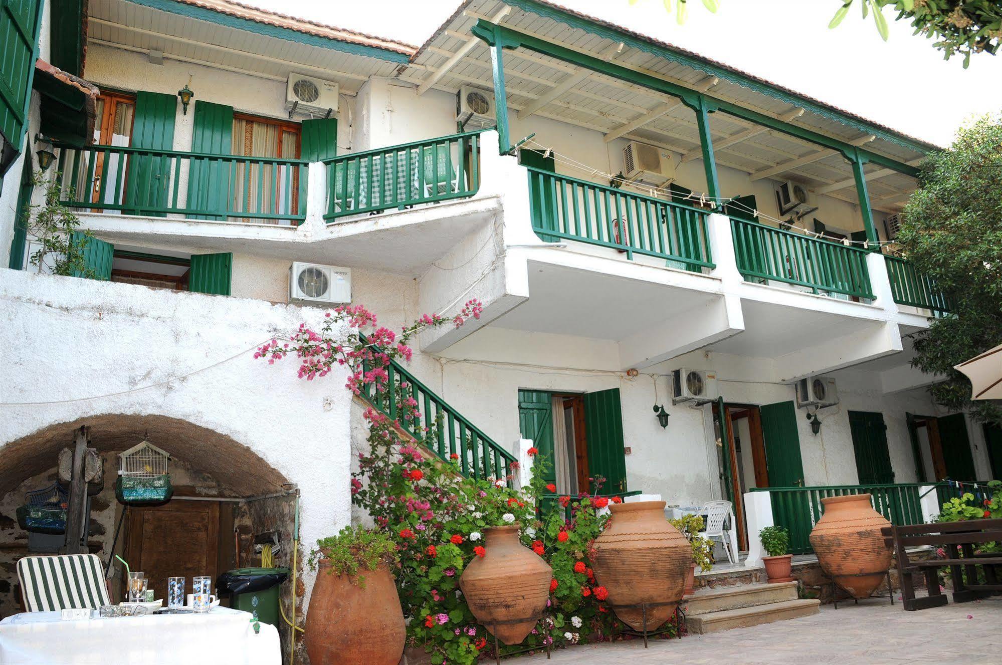 Topakas House Kampochora  Luaran gambar