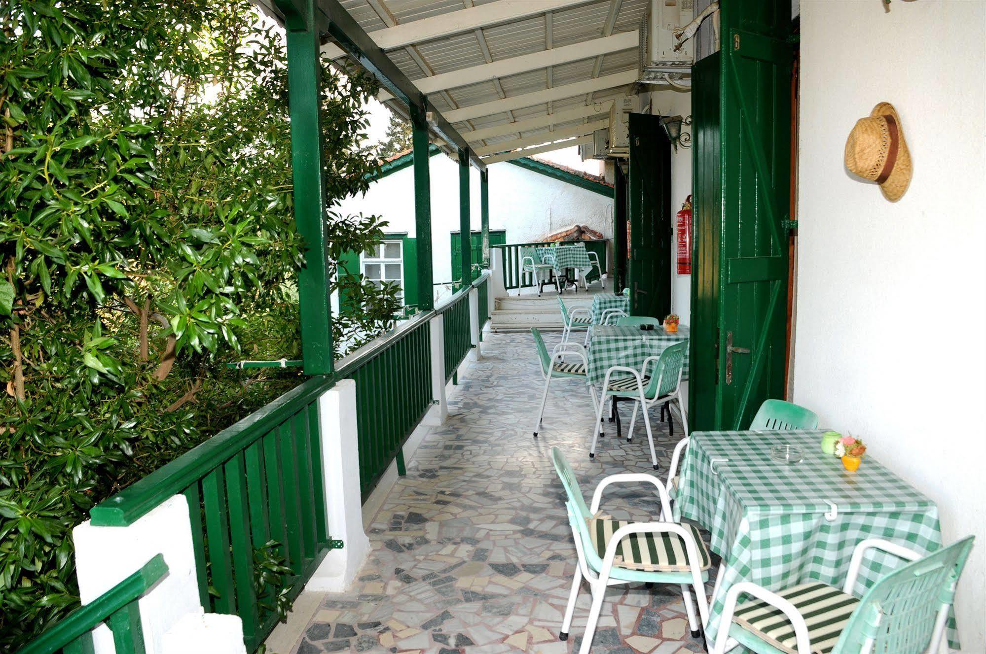 Topakas House Kampochora  Luaran gambar